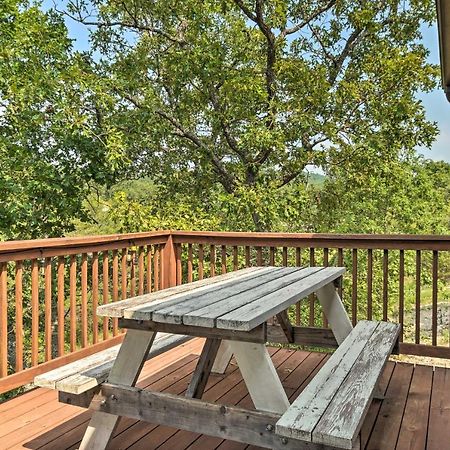 Branson West Cabin With Pool Access And Golfing Εξωτερικό φωτογραφία