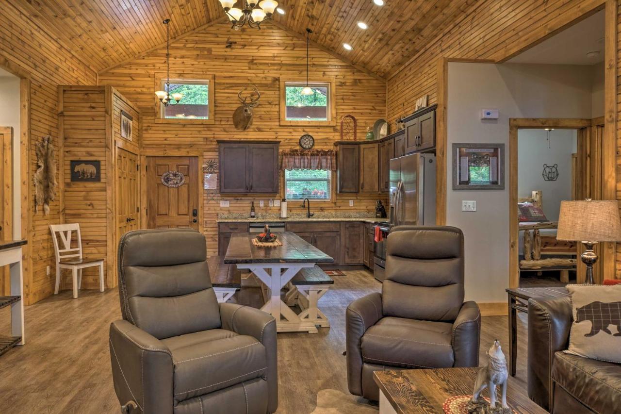 Branson West Cabin With Pool Access And Golfing Εξωτερικό φωτογραφία