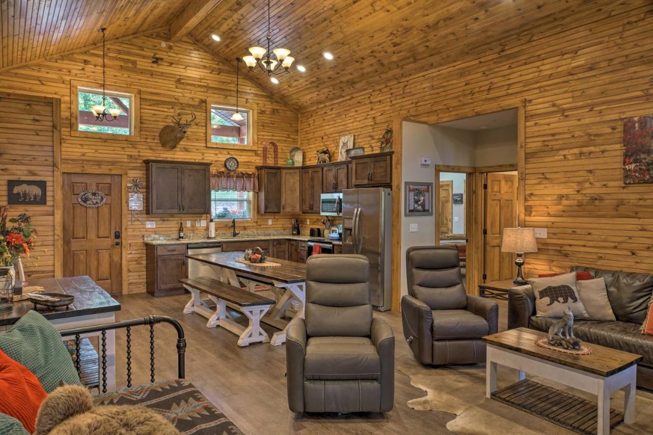 Branson West Cabin With Pool Access And Golfing Εξωτερικό φωτογραφία