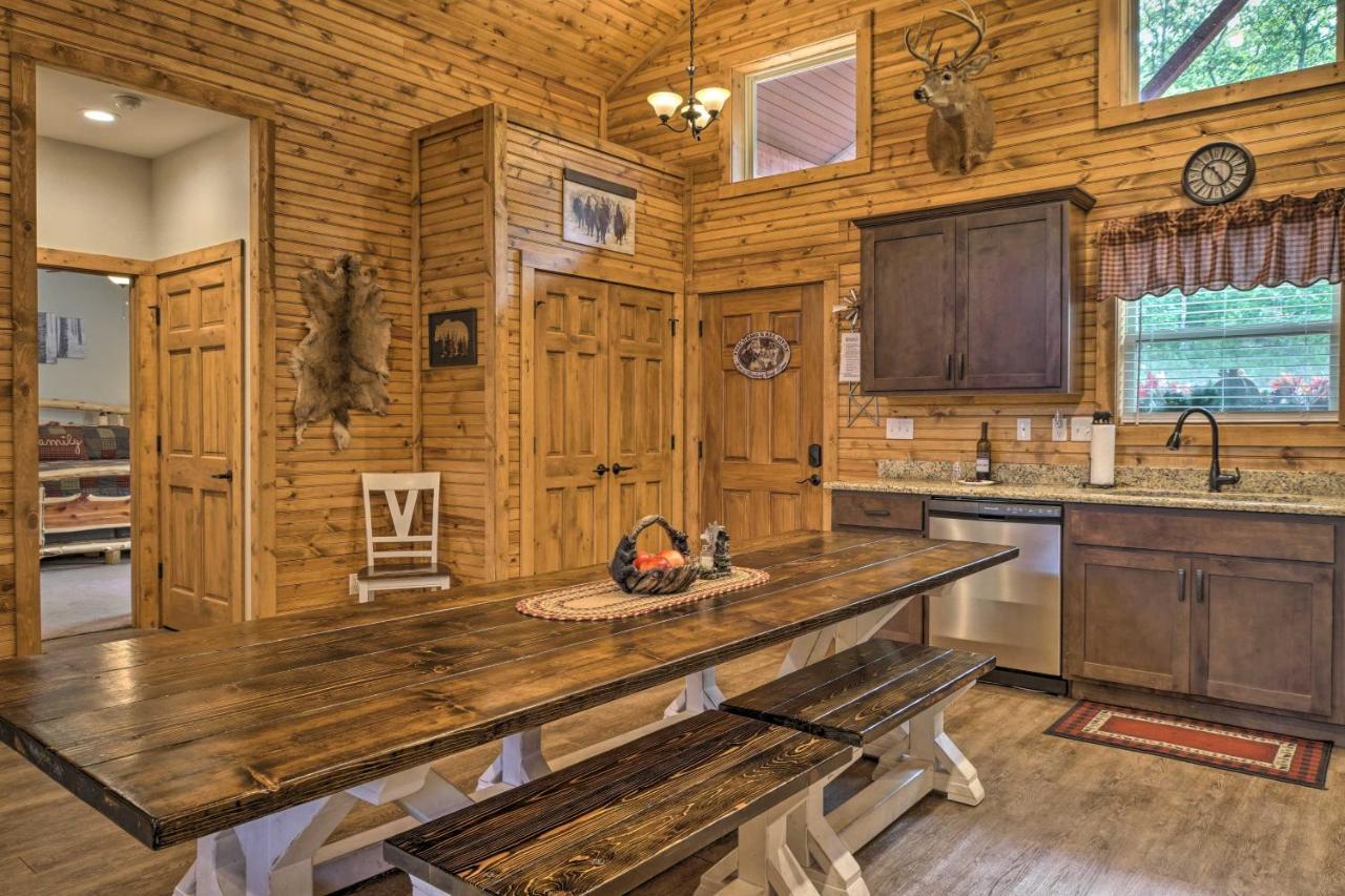Branson West Cabin With Pool Access And Golfing Εξωτερικό φωτογραφία