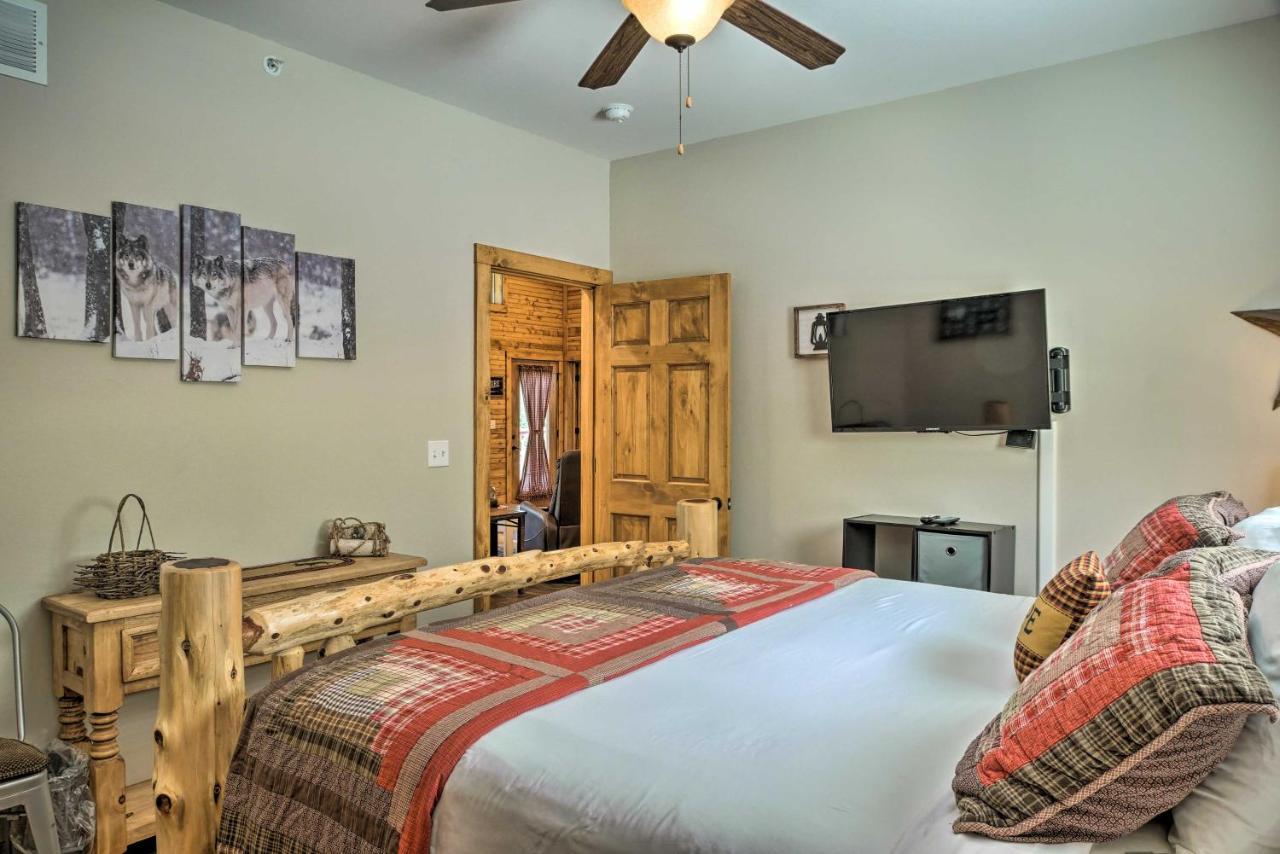 Branson West Cabin With Pool Access And Golfing Εξωτερικό φωτογραφία