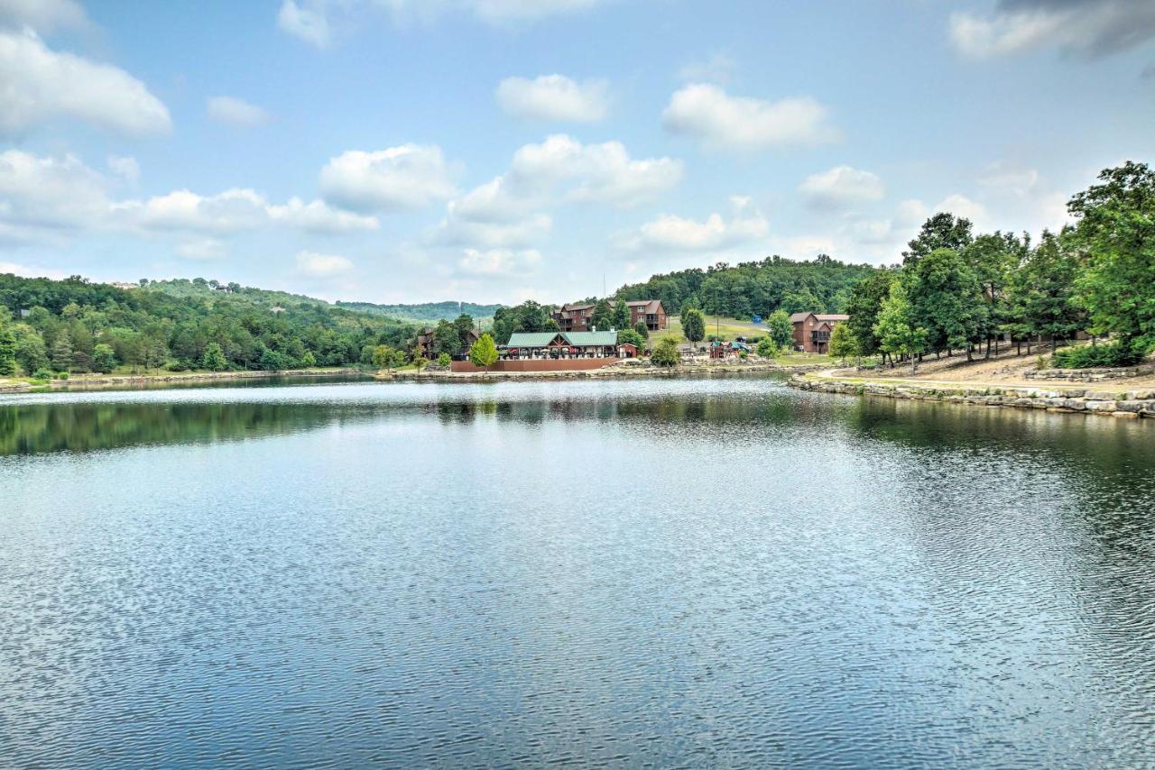 Branson West Cabin With Pool Access And Golfing Εξωτερικό φωτογραφία