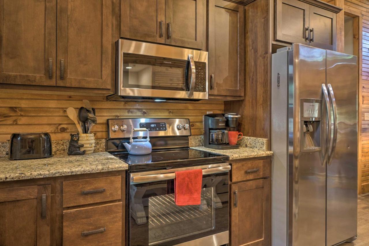Branson West Cabin With Pool Access And Golfing Εξωτερικό φωτογραφία