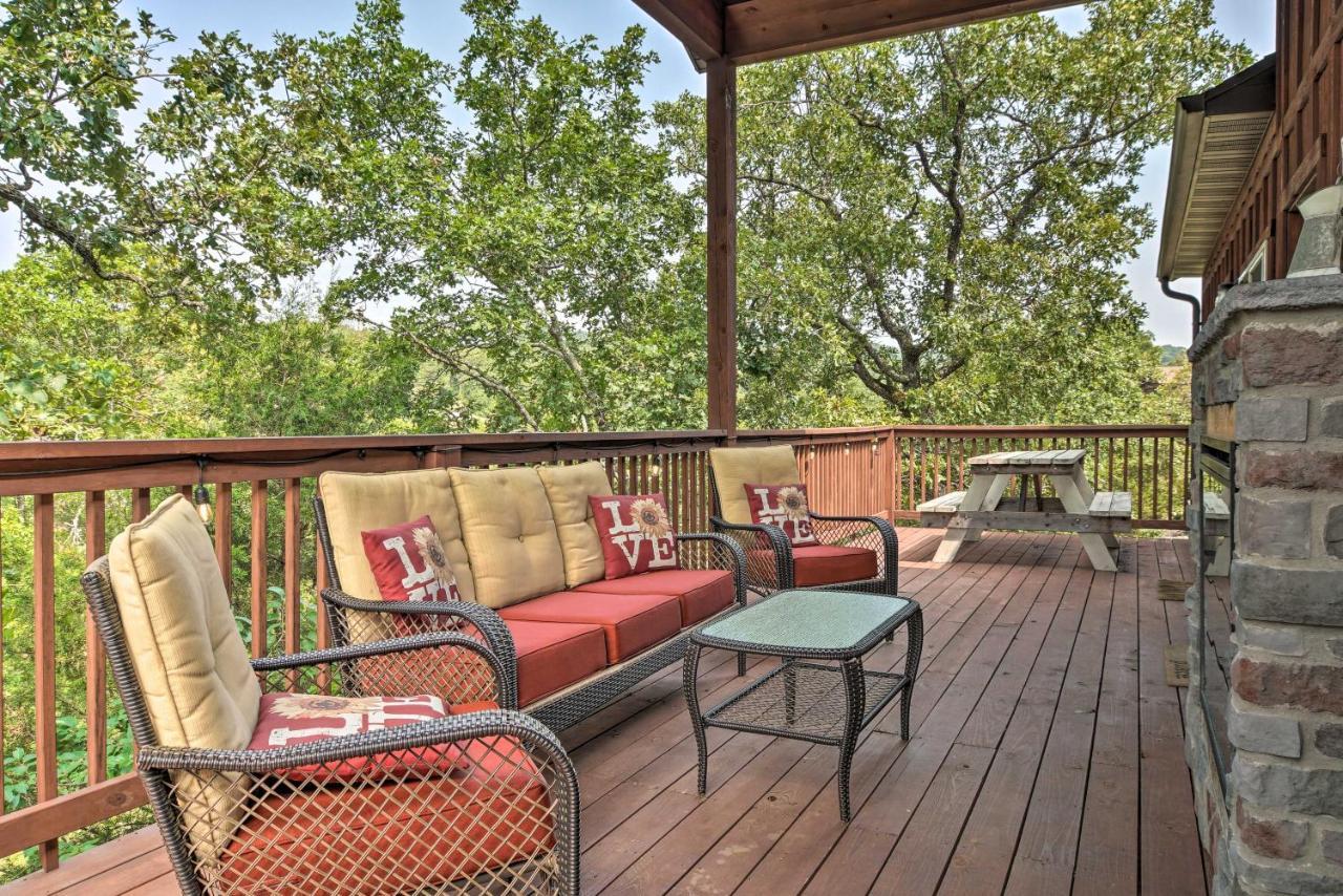 Branson West Cabin With Pool Access And Golfing Εξωτερικό φωτογραφία