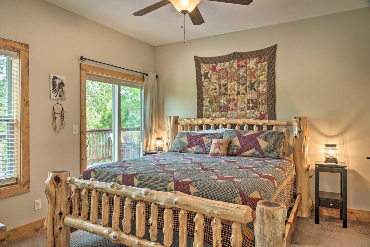 Branson West Cabin With Pool Access And Golfing Εξωτερικό φωτογραφία
